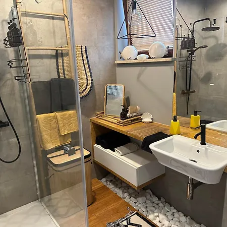 Bovis Center Redlowo غدينيا